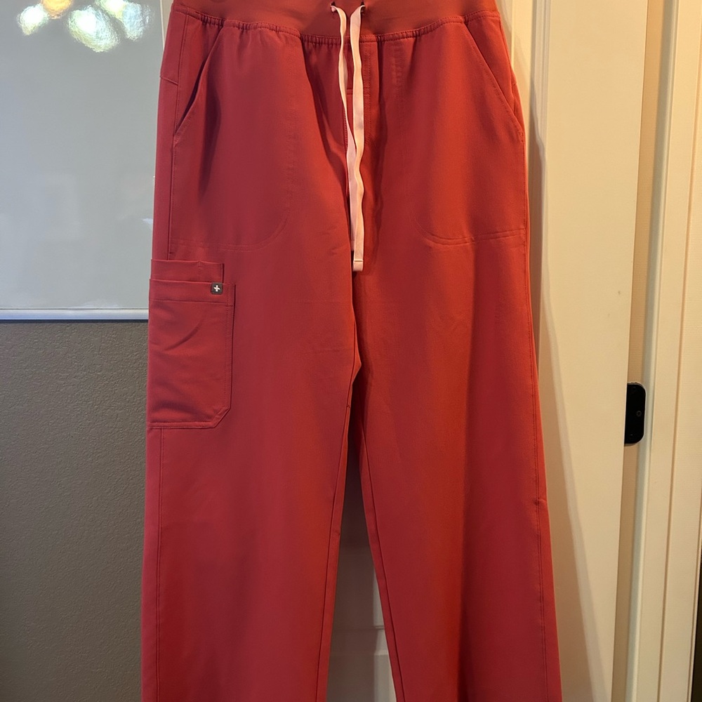 Isabel FIGS Scrub Pants